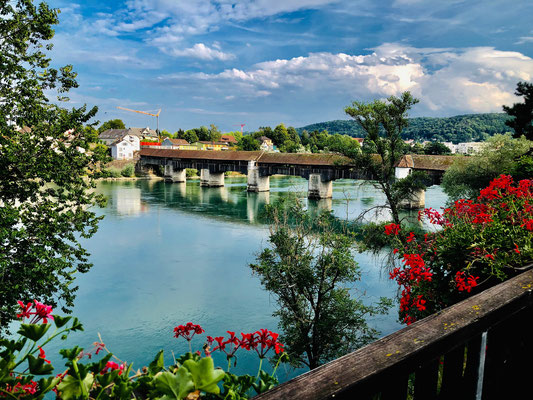 Europas älteste Holzbrücke über den Rhein in die Schweiz