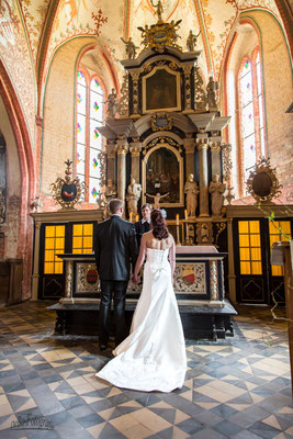 Hochzeitsbilder aus der  St. Jakobi Kirche in Lübeck Hochzeitsfotografie.