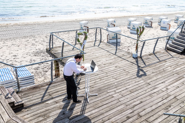 Fotograf Standesamt Heiligenhafen Hochzeitsfotograf Dennis Bober begleitet Eure Hochzeit in Heiligenhafen.