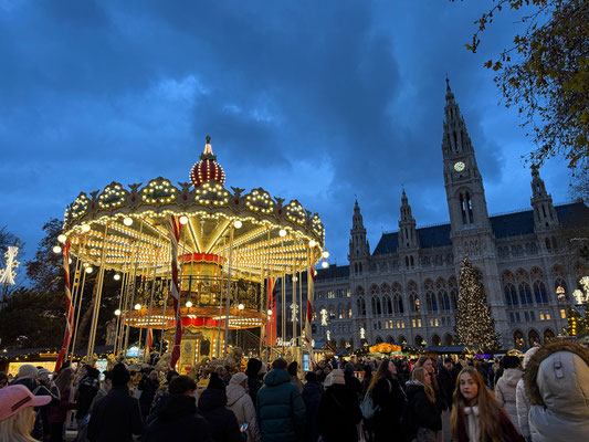 Christkindlmarkt am Rathausplatz