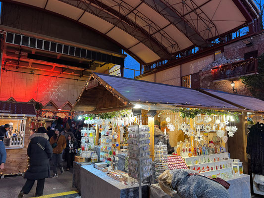 Aufsteirern Weihnachtsmarkt Schloßberg