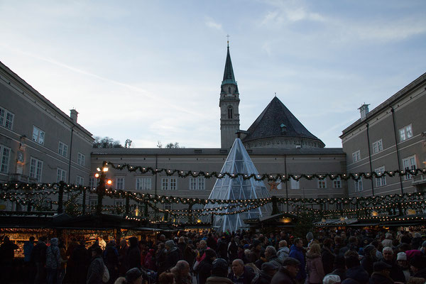 Weihnachtsmarkt am Dom- und Residenzplatz