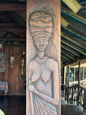 20.03. Drotsky's Cabins: nach der Bootstour gibts noch Shandies an der Campsite - Bar.