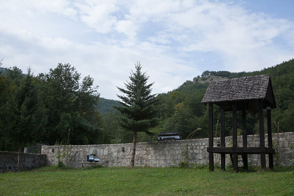 10.9. Wir besichtigen das Kloster Piva in der Nähe des Stausees. 