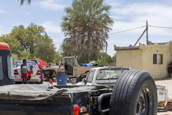 16.03. Land Rover Rakops