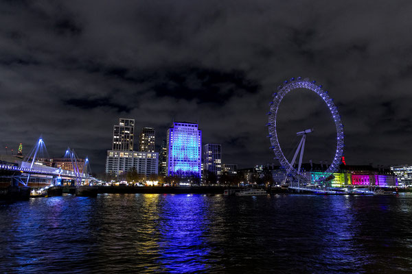 Spaziergang an der Themse - London Eye