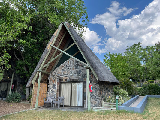 17.03. Thamalakane River Lodge, Chalet #11