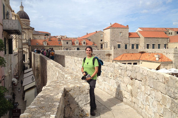 21.09. Dubrovnik - Mit 1940 m Länge, fünf Festungen und 16 Türmen und Bastionen zählt die Stadtmauer zu den best erhaltenen Festungswerken Europas. 