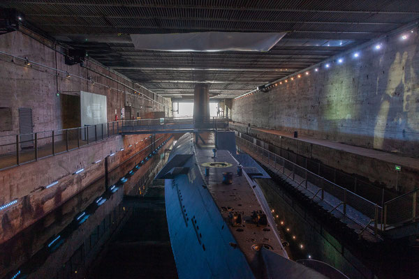 Espadon ist das erste Unterseeboot der französischen Marine, das im Polareis auf Tauchstation geht (8. Mai 1964).