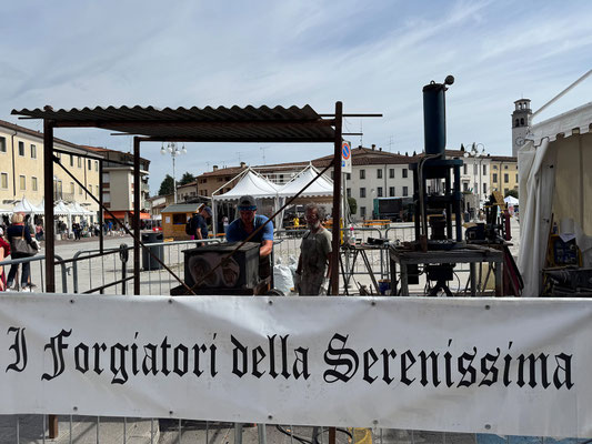 Den Vormittag verbringen wir dann wieder in Maniago.