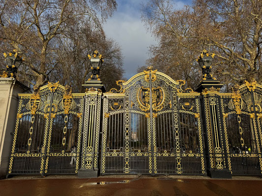 Canada Gate