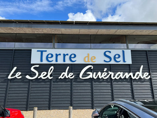 Bei Terre de Sel gibt es einige Informationen zur Salzgewinnung in der Region.