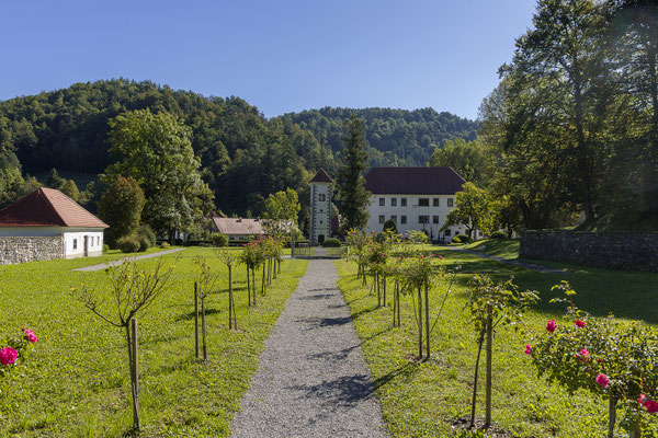Polhograjska graščina
