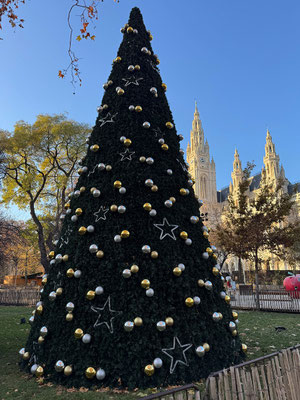 Christkindlmarkt am Rathausplatz