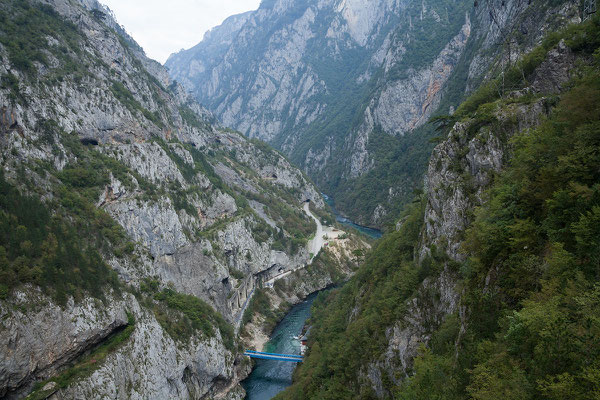 10.9. Blick von der Mratinje Staumauer