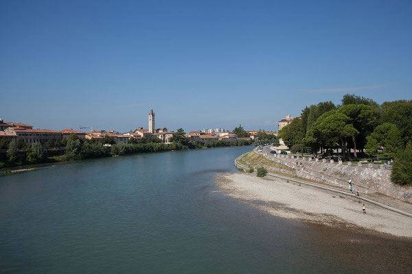 24.09. Verona - Blick auf den Adige vom Ponte Scaligero