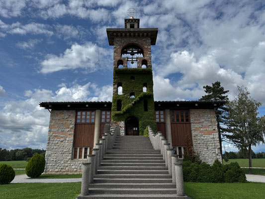Die Kirche Cerkev sv. Mihaela na barju ist ein Meisterwerk Jože Plečniks.