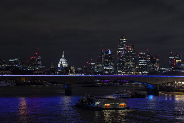 Spaziergang an der Themse - St. Paul's Cathedral
