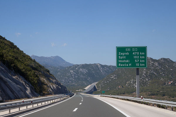 22.09. Ein kurzes Stück nehmen wir die Autobahn