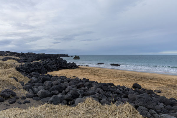 Weiterfahrt Richtung Svörtuloft Leuchtturm: Skarðsvík Beach 