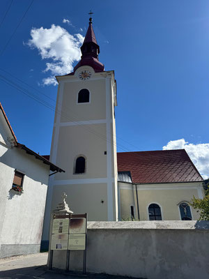 Im Weiler Pilštanj machen wir eine kurze Pause.