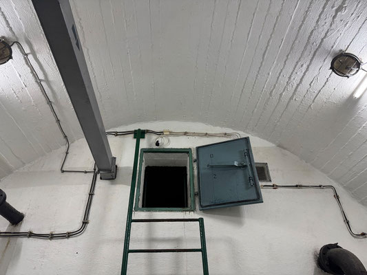 Während des Bosnienkrieges wurde der Bunker von BiH als Versorgungsstützpunkt genutzt.