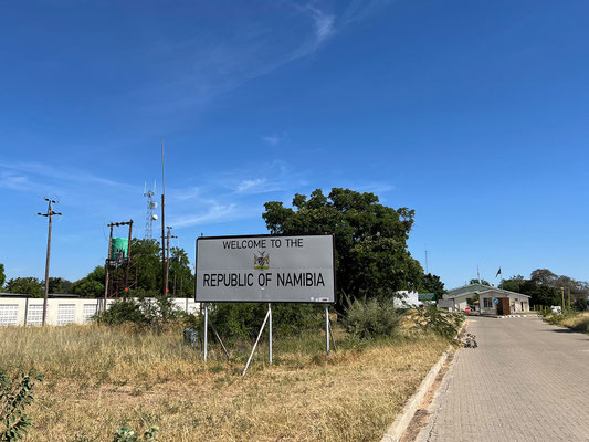 21.03.  Der Grenzübertritt nach Namibia verläuft problemlos und sehr flott.