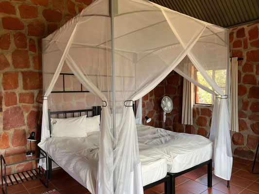 26.06. Den Nachmittag verbringen wir gemütlich in unserem Chalet #01 der Plateau Lodge.