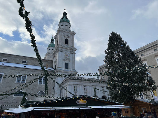 26.11. Salzburg, Christkindlmarkt am Dom- und Residenzplatz