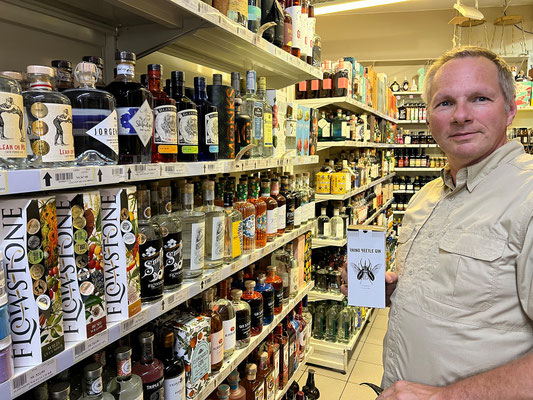 27.03. Letzte Souvenirs im Embassy Liquor Store