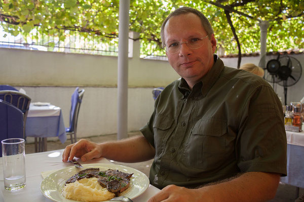 18.9. Kotor - Ausgezeichnetes Mittagessen im Restaurant Bastion etwas außerhalb der Altstadt.