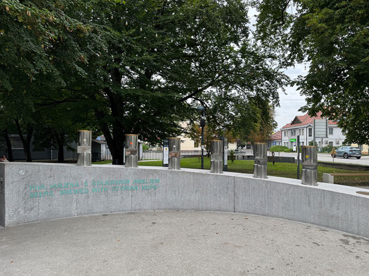 Jetzt steht der berühmte Bierbrunnen auf dem Programm. Žalec ist das Zentrum des slowenischen Hopfenanbaus, der perfekte Ort für eine derartige Attraktion. 