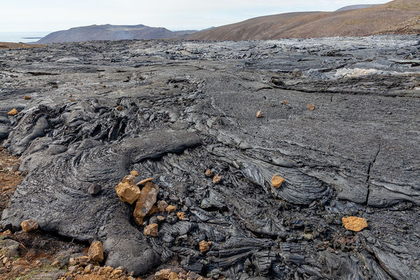 28.07.  Wir wandern das Lavafeld entlang retour.