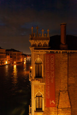 08.10. Pesaro Palace - Aussicht aus unserem Zimmer nach Sonnenuntergang.