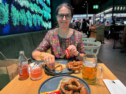 Am 25.5. geht es in der Früh schon wieder nachhause. Bei der Zwischenlandung in München gibt es Mittagessen.