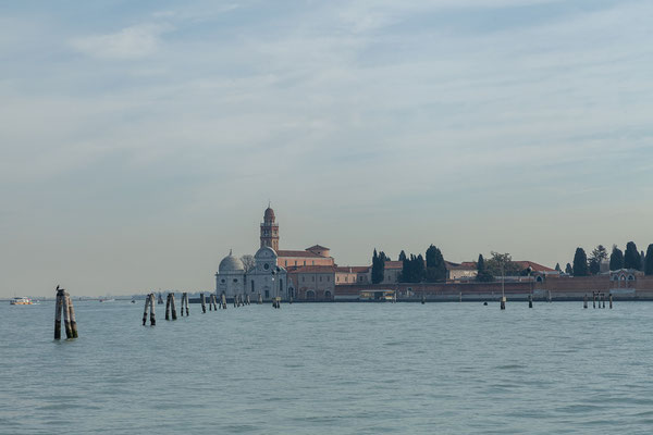 ... und fahren nach Burano.