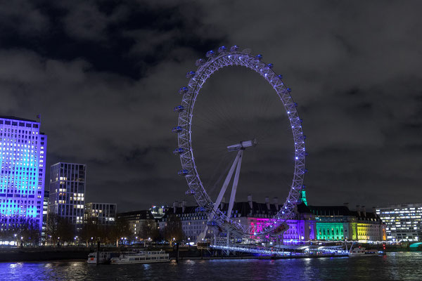 Spaziergang an der Themse - London Eye