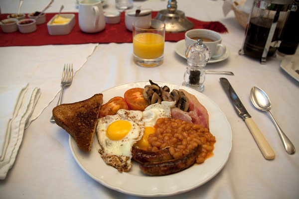 04.09. English Breakfast, Laughern Hill