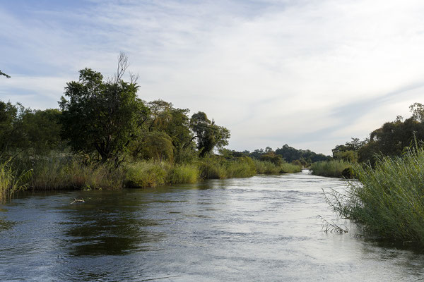 21.03. Sunset Cruise: an den Popa Falls erfreuen wir uns an der schönen Abendstimmung!