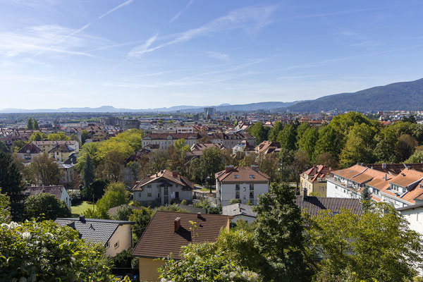 Vom Piramida Hügel haben wir einen tollen Blick auf die Stadt. 
