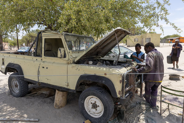 16.03. Land Rover Rakops