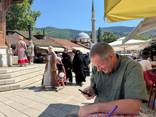 Im Café beim Sebilj Brunnen
