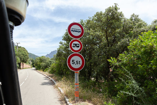 02.06. Weiter geht es über das Örtchen Ota in die Berge. 