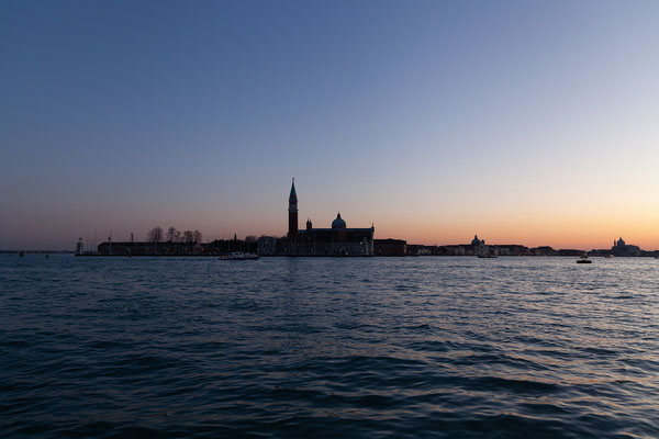 10.02. Sonnenuntergang an der Riva degli Schiavoni