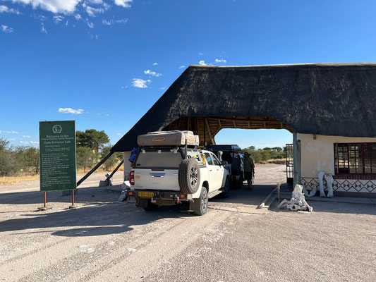 12.03. Kurz vor 17:00 sind wir am Xade Gate.