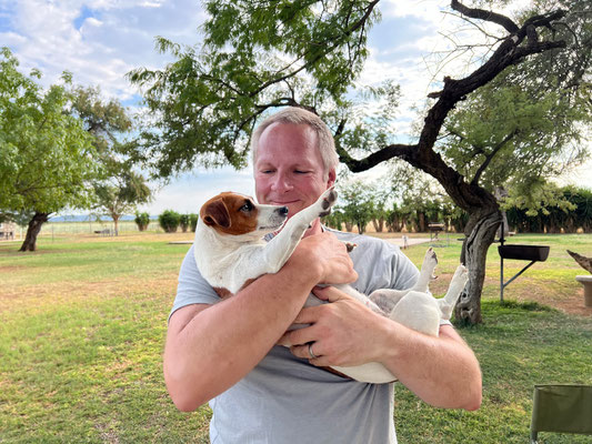 25.03. Die Hündchen müssen wir leider hier lassen.