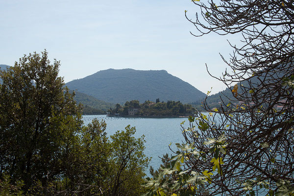 4.9.  Blick auf die für die Muschelzucht bekannte Halbinsel Pelješac.