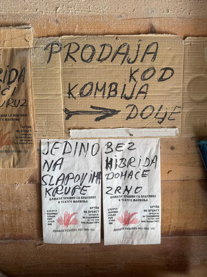 Krupa na Vrbasu: man kann hier auch Mehl kaufen.