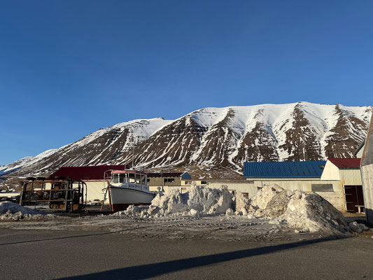 Wir fahren durch Ólafsfjörður