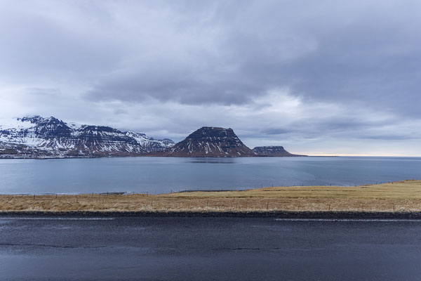 Wir kaufen noch ein paar Souvenirs bei Láki Tours und fahren dann zu unserem Cottage bei Grundarfjörður.